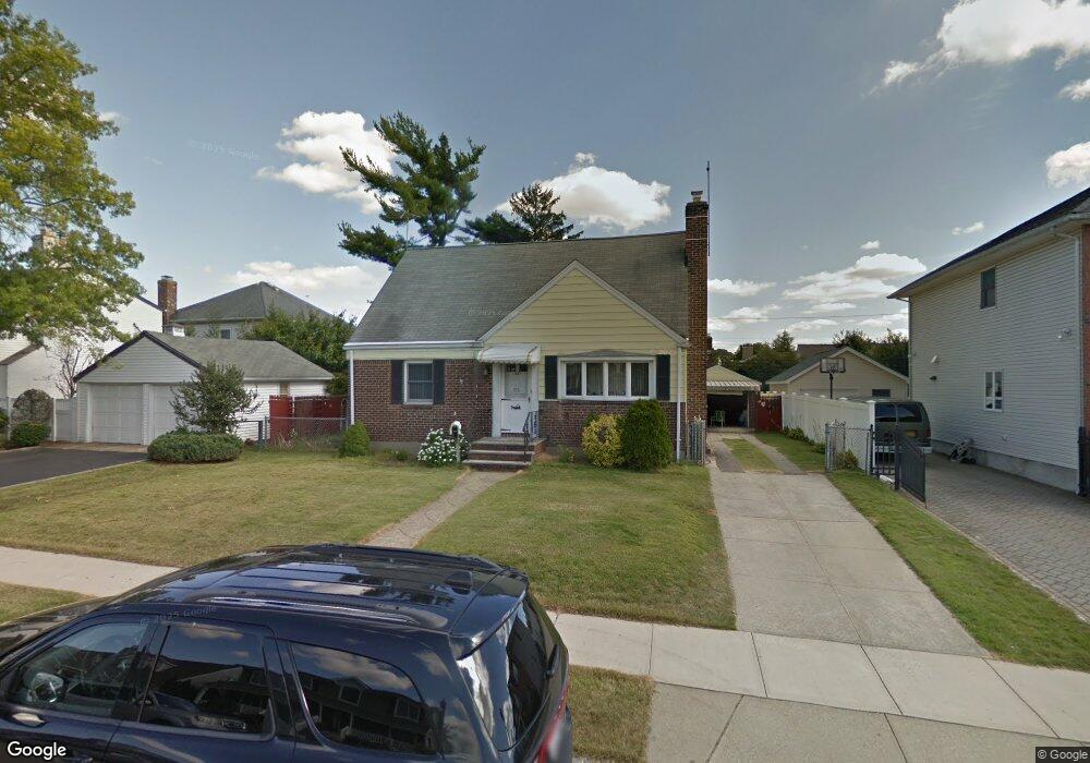 370 Sunny Ln, Franklin Square, NY 11010 - photo 1