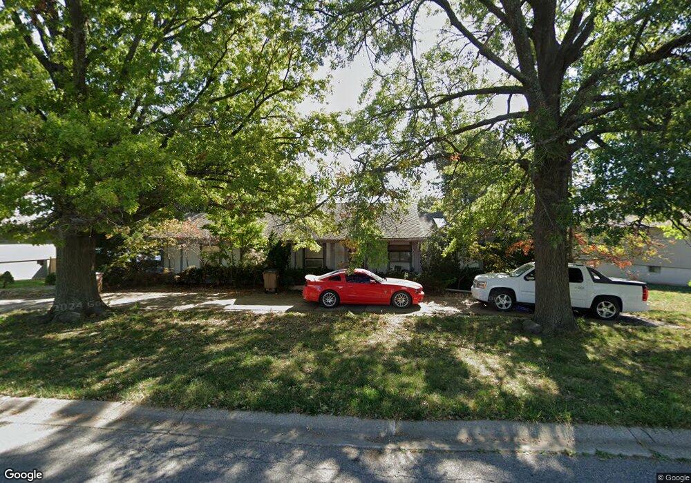 501 S Silver Top Ln, Raymore, MO 64083 - photo 1