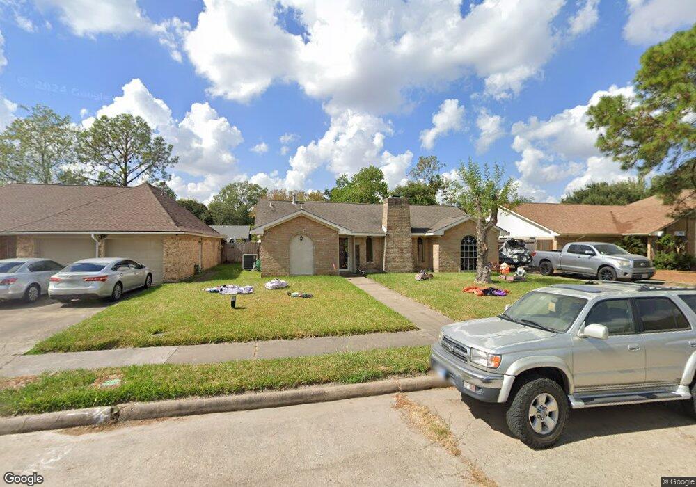 8215 Chestnut Forest Dr, Houston, TX 77088 - photo 1