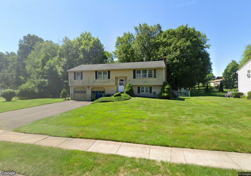 15 Mohawk Cir, Windsor, CT 06095 - photo 1