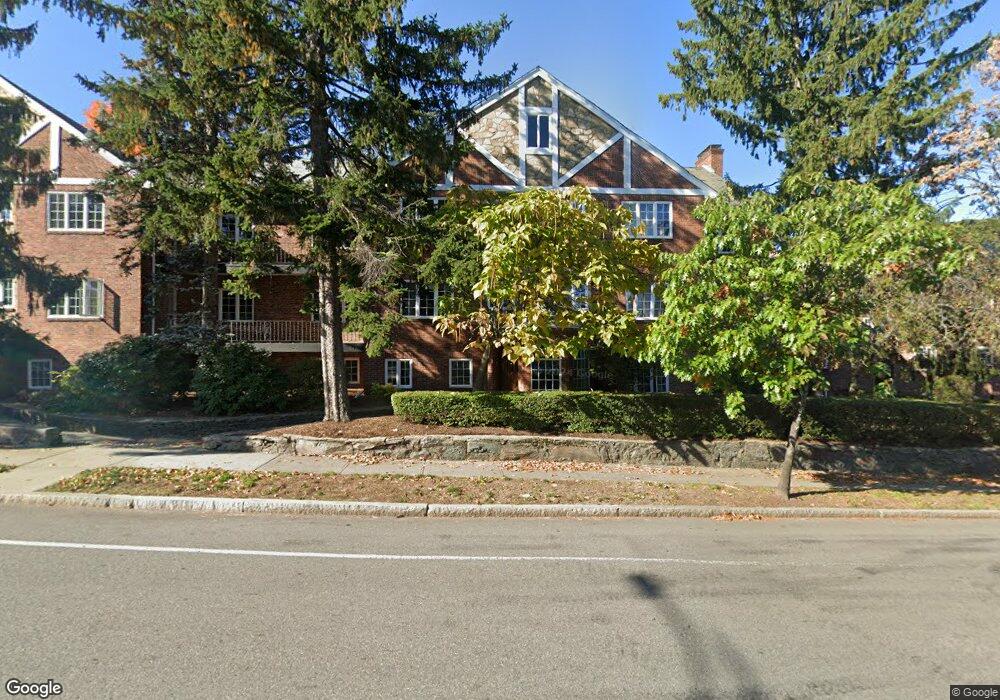 543 Centre St unit 5, Newton, MA 02458 - photo 1