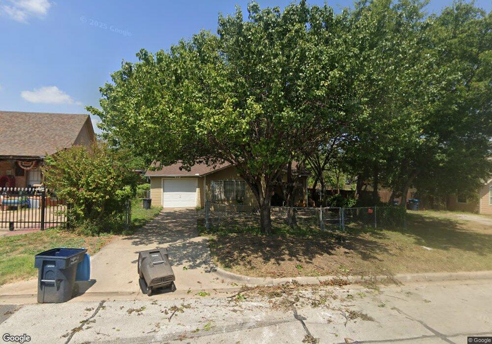 2704 NW 29th St, Fort Worth, TX 76106 - photo 1