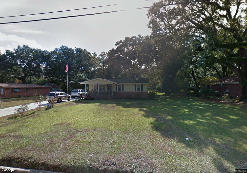 4035 Hillcrest Ln W, Mobile, AL 36693 - photo 1