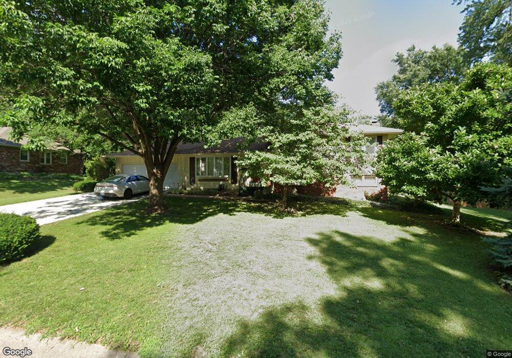 5327 Lucille Ln, Shawnee, KS 66203 - photo 1