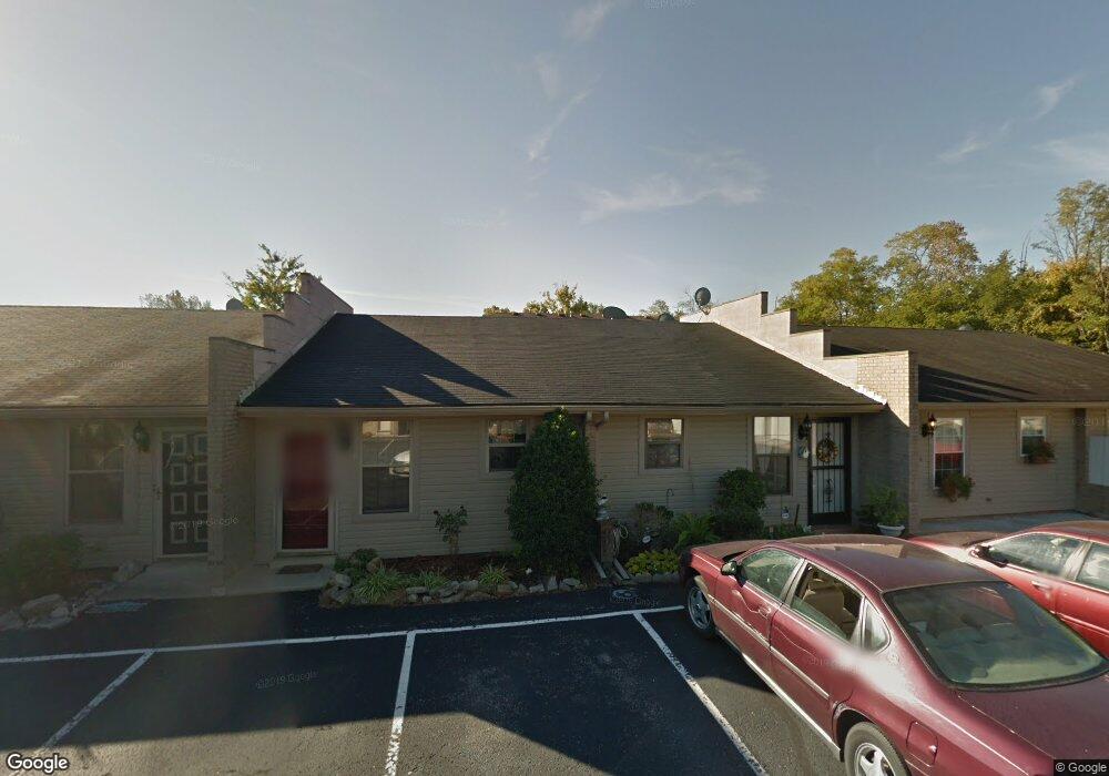 706 Victoria Ct, New Albany, IN 47150 - photo 1