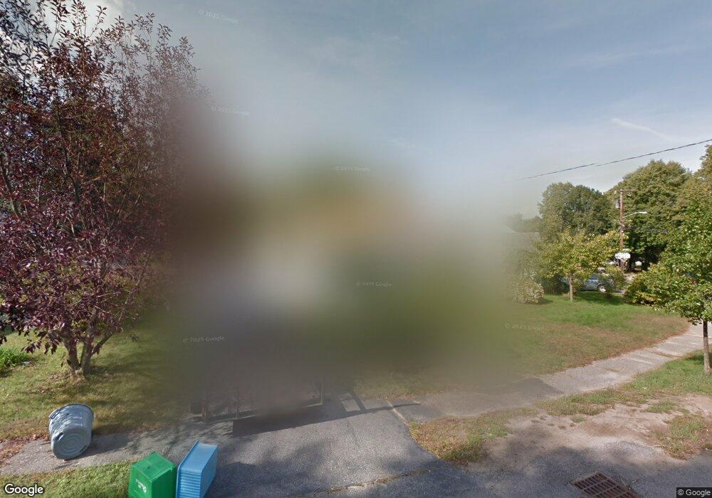 581 Colonial Dr, Portsmouth, NH 03801 - photo 1