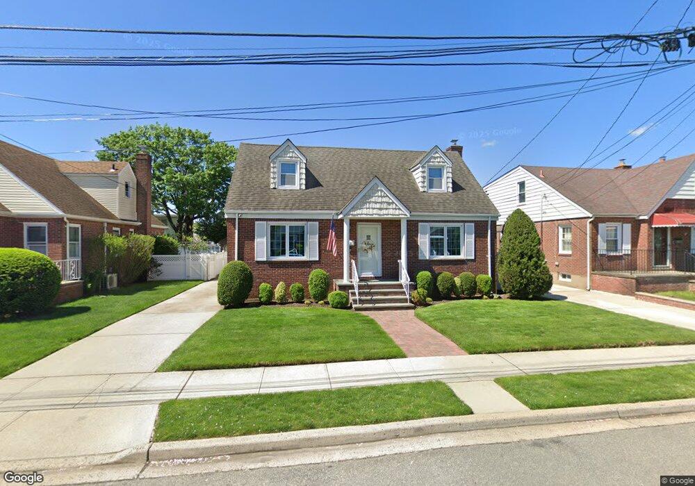 11 Paul Ave, New Hyde Park, NY 11040 - photo 1