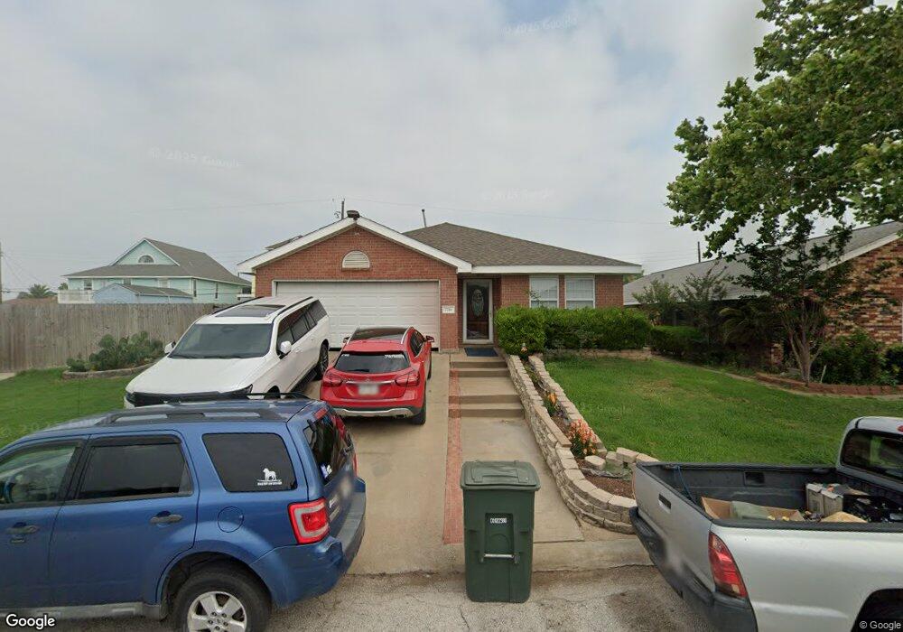 7716 Pruitt Dr, Galveston, TX 77554 - photo 1