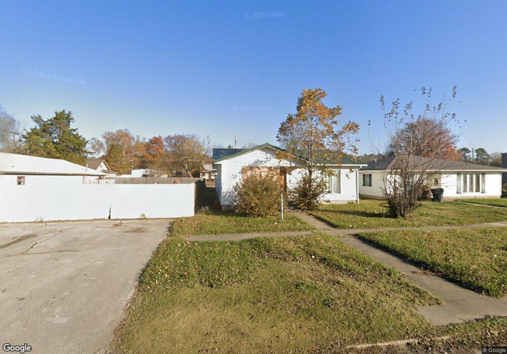 812 W Trudgeon St, Henryetta, OK 74437 - photo 1