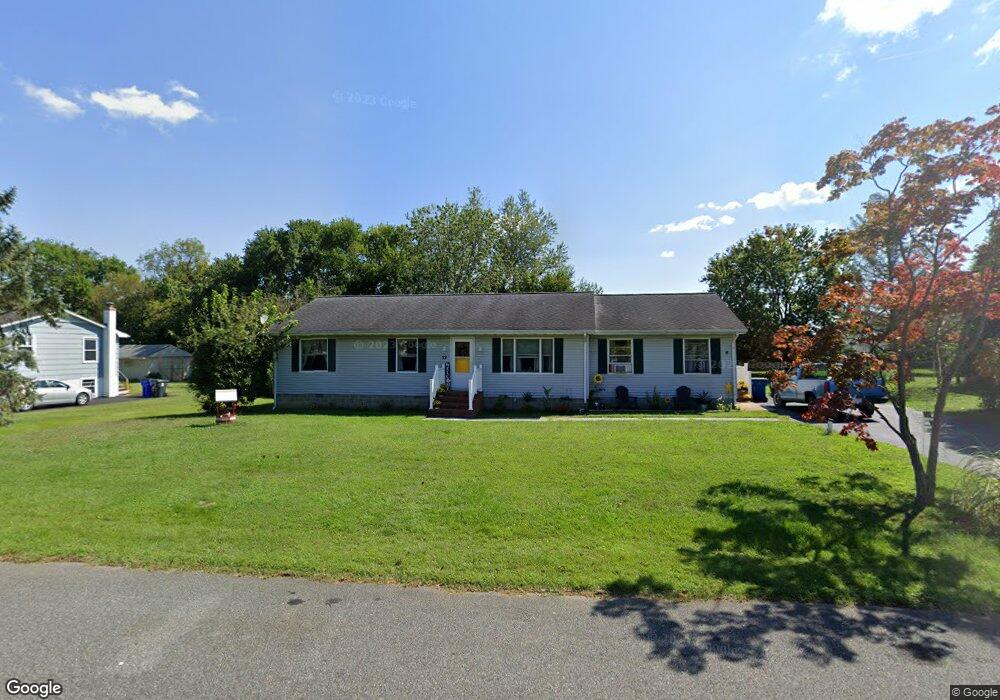 32 Hybridge Ave, Saint Georges, DE 19733 - photo 1