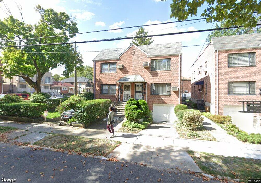 7744 166th St, Fresh Meadows, NY 11366 - photo 1