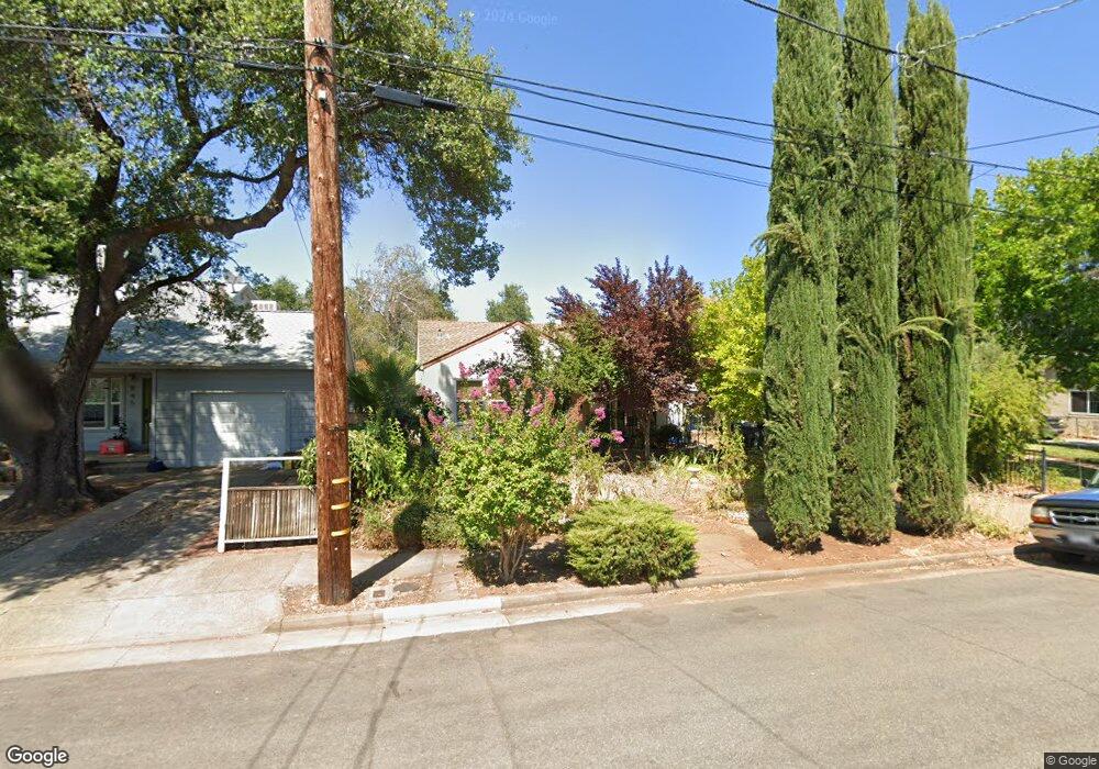 855 Lakeview Dr, Redding, CA 96001 - photo 1