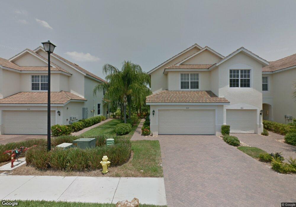 929 Hampton Cir, Naples, FL 34105 - photo 1