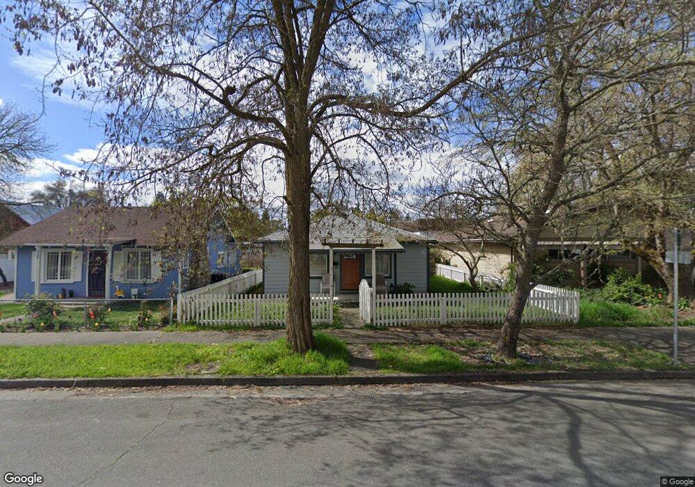 235 SW J St, Grants Pass, OR 97526 - photo 1