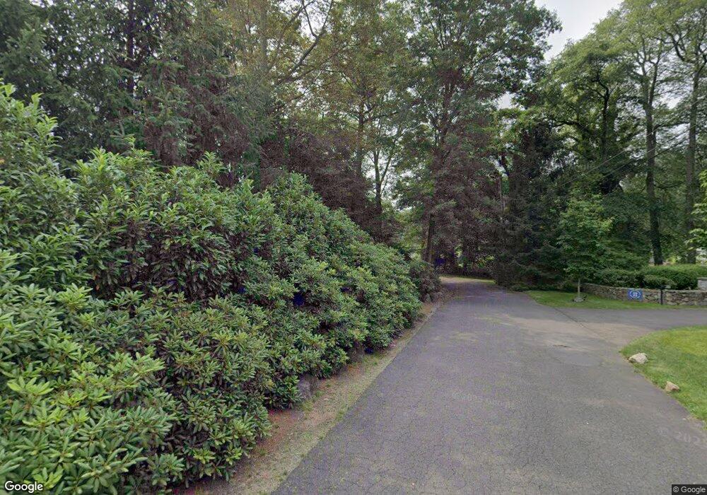 30 Wee Burn Ln, Darien, CT 06820 - photo 1