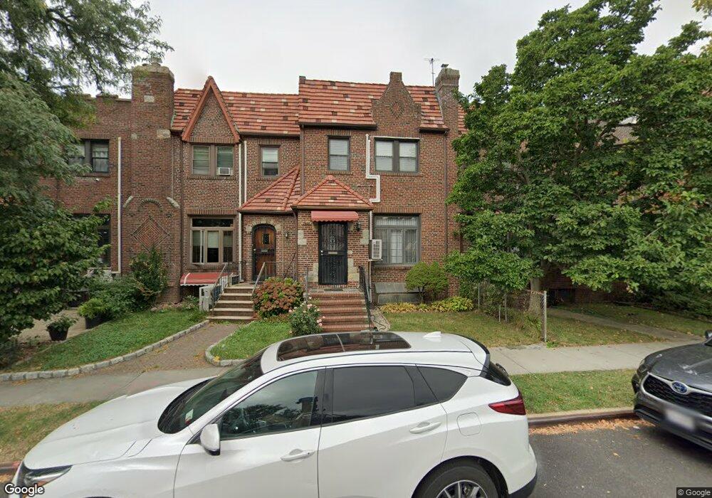 2842 Utopia Pkwy, Flushing, NY 11358 - photo 1