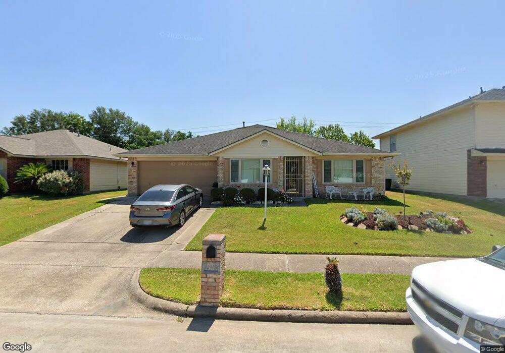 10939 Malden Dr, Houston, TX 77075 - photo 1