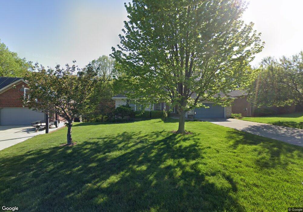 4413 Country View Dr, Floyds Knobs, IN 47119 - photo 1