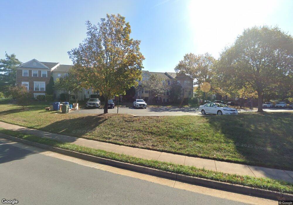 13318 Burkitts Rd, Fairfax, VA 22033 - photo 1