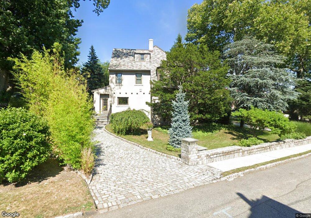 1067 Arcadian Way, Fort Lee, NJ 07024 - photo 1