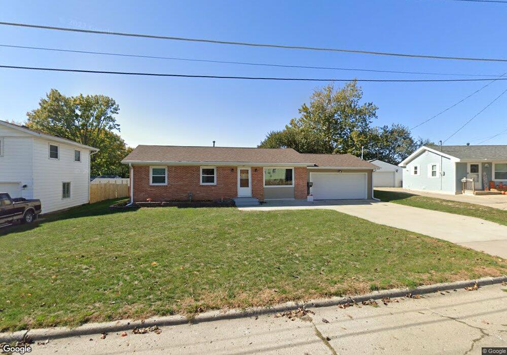 811 E 14th St N, Newton, IA 50208 - photo 1