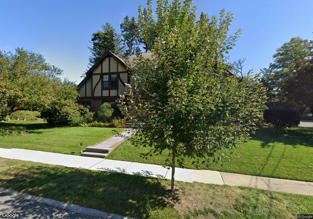 46 Carleton Cir, Belmont, MA 02478 - photo 1