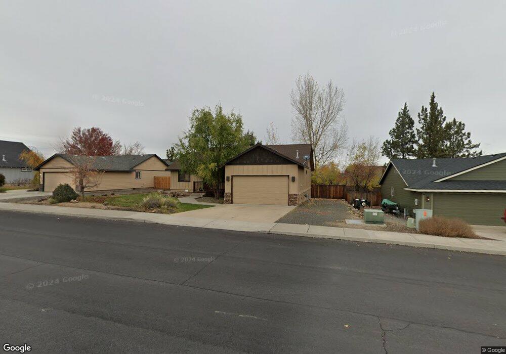 2217 SW Obsidian Ave, Redmond, OR 97756 - photo 1