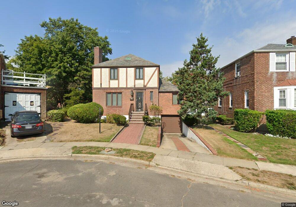 20 Damson Ln, Valley Stream, NY 11581 - photo 1