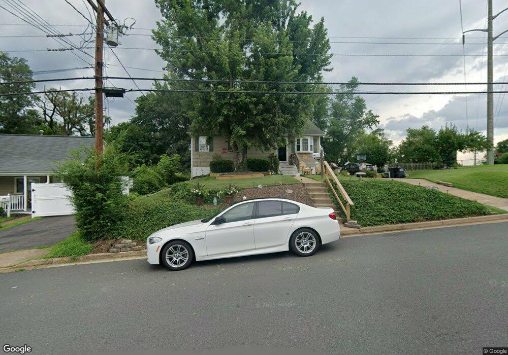 210 Cabbel Dr, Manassas Park, VA 20111 - photo 1