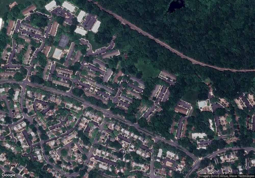 8331 Kingsgate Rd unit 524, Springfield, VA 22152 - photo 1