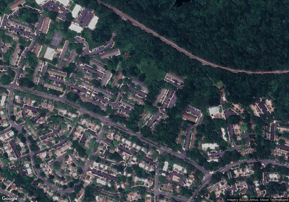 8313 Kingsgate Rd unit 515, Springfield, VA 22152 - photo 1