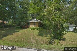 2060 Pontiac Dr, Sylvan Lake, MI 48320