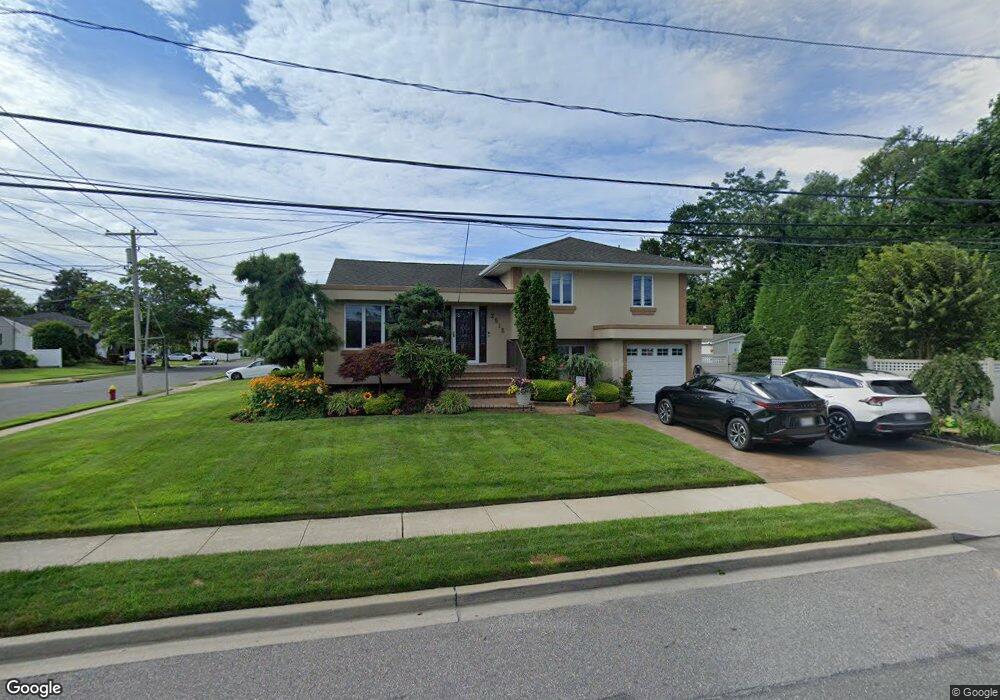 2516 Florin Ct, Bellmore, NY 11710 - photo 1