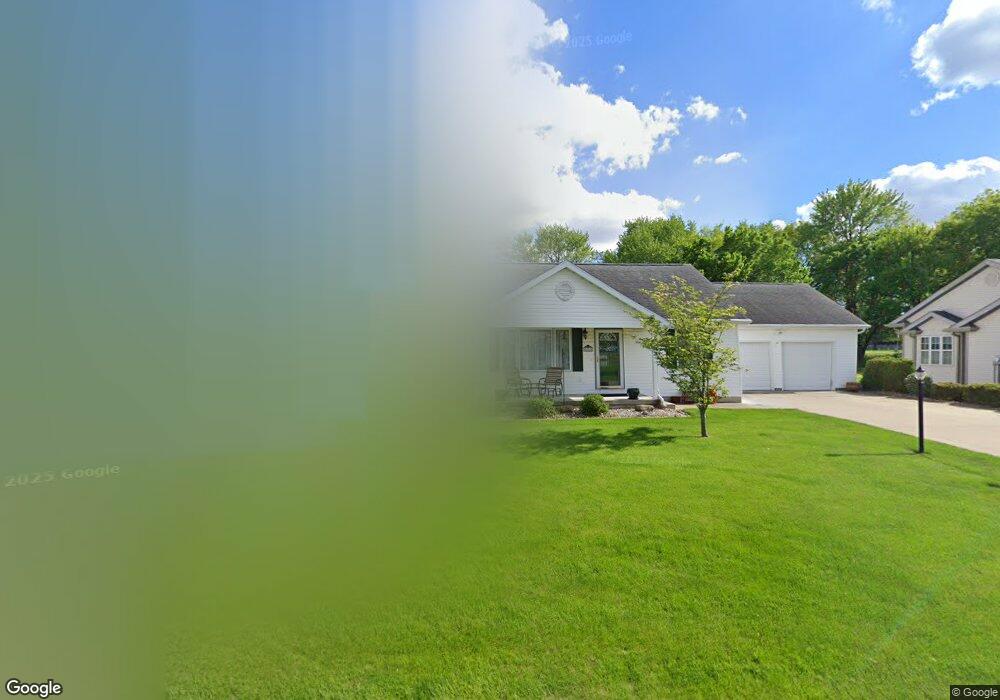 2001 Evergreen Ct, Mattoon, IL 61938 - photo 1