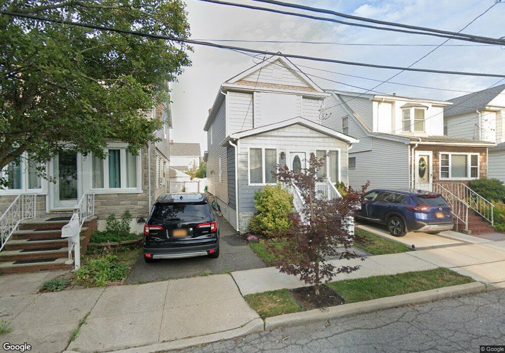 9262 246th St, Floral Park, NY 11001 - photo 1