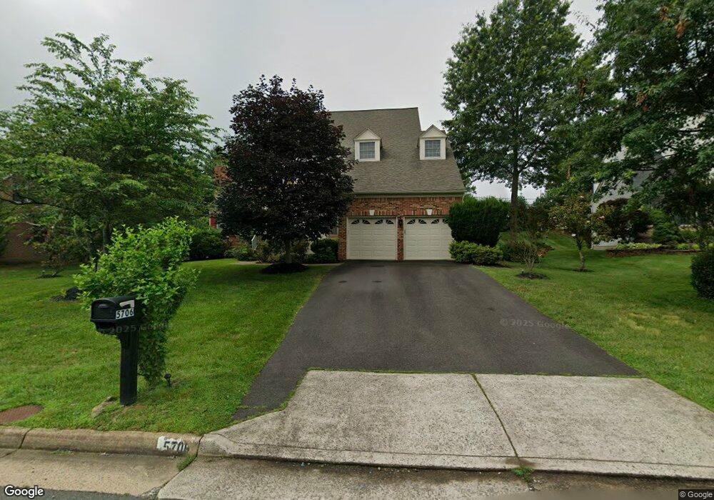 5706 Hampton Forest Way, Fairfax, VA 22030 - photo 1