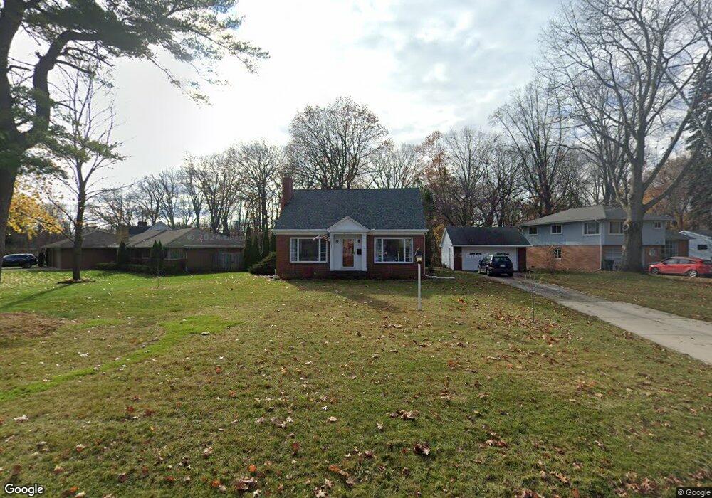 824 Lakeview Ave, Port Huron, MI 48060 - photo 1