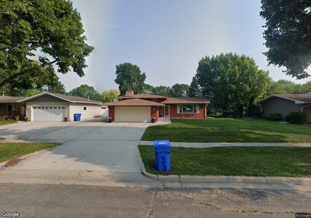 2538 Willow Rd N, Fargo, ND 58102 - photo 1