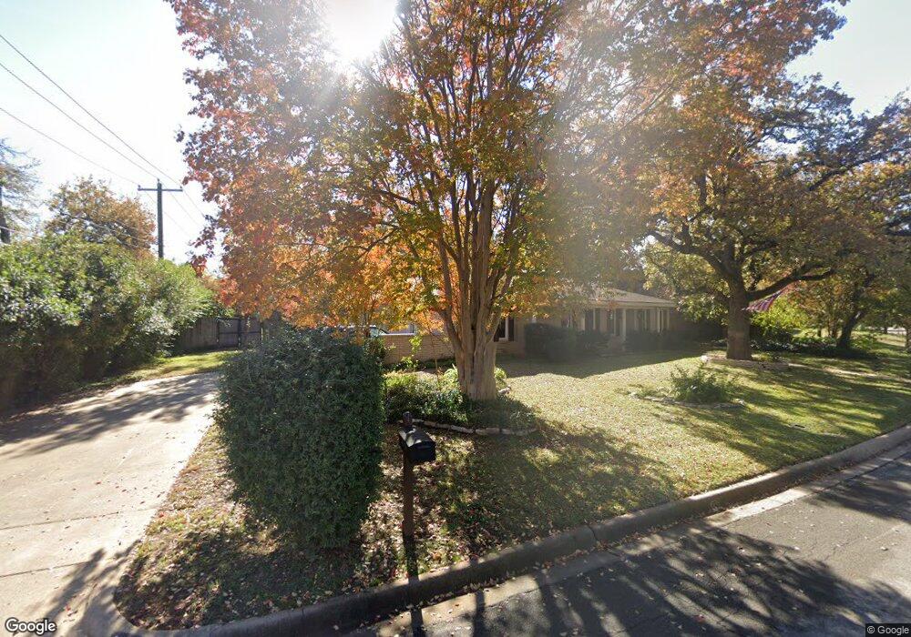 1325 Oakwood Dr, Hurst, TX 76053 - photo 1