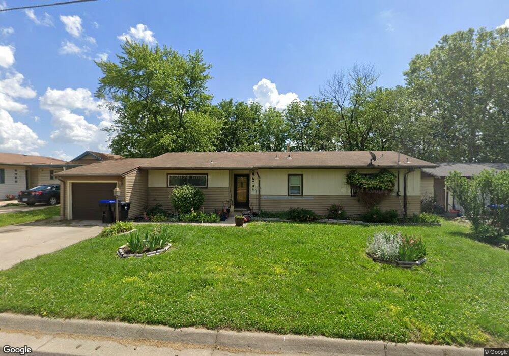 6704 SW Fieldwood Dr, Topeka, KS 66619 - photo 1