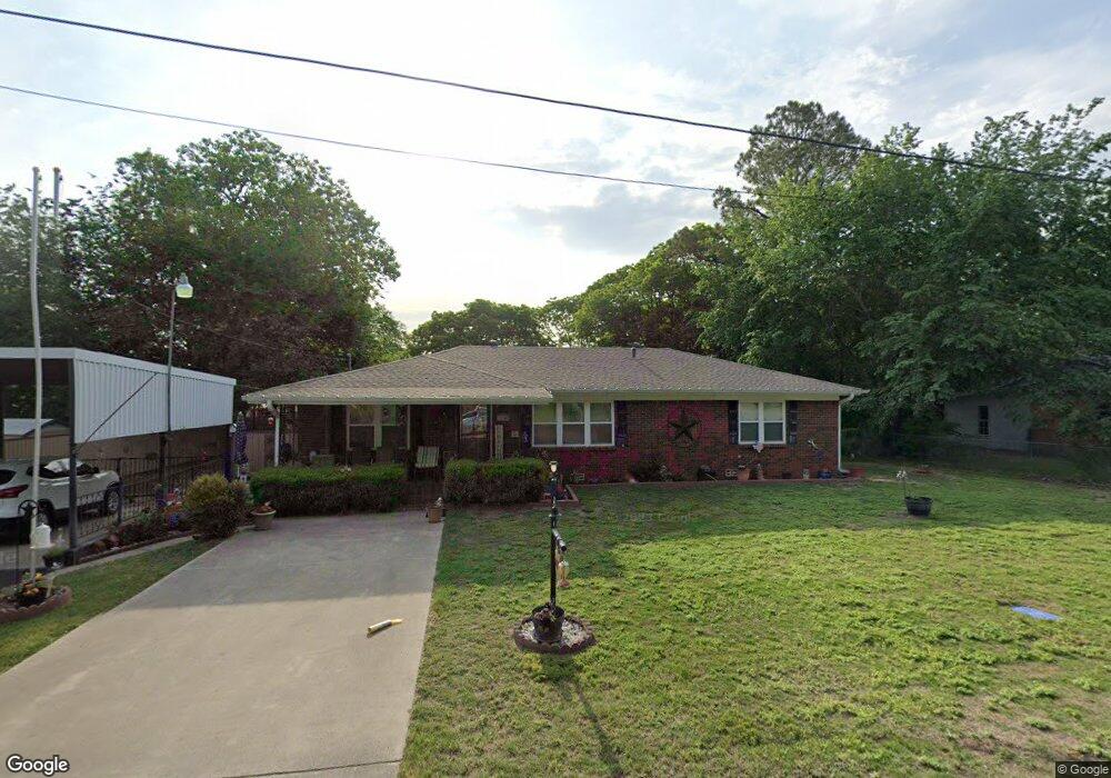 1016 Red Bud Dr, Azle, TX 76020 - photo 1