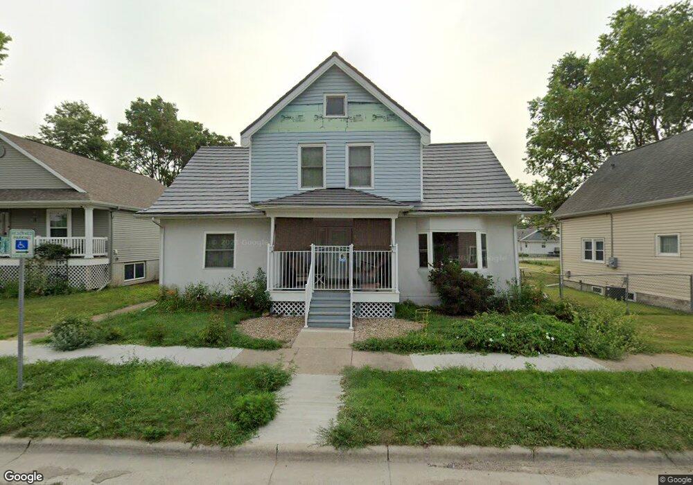 1217 9th St NW, Cedar Rapids, IA 52405 - photo 1