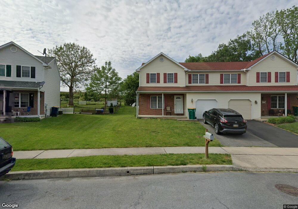 142 Bainbridge Cir, Reading, PA 19608 - photo 1