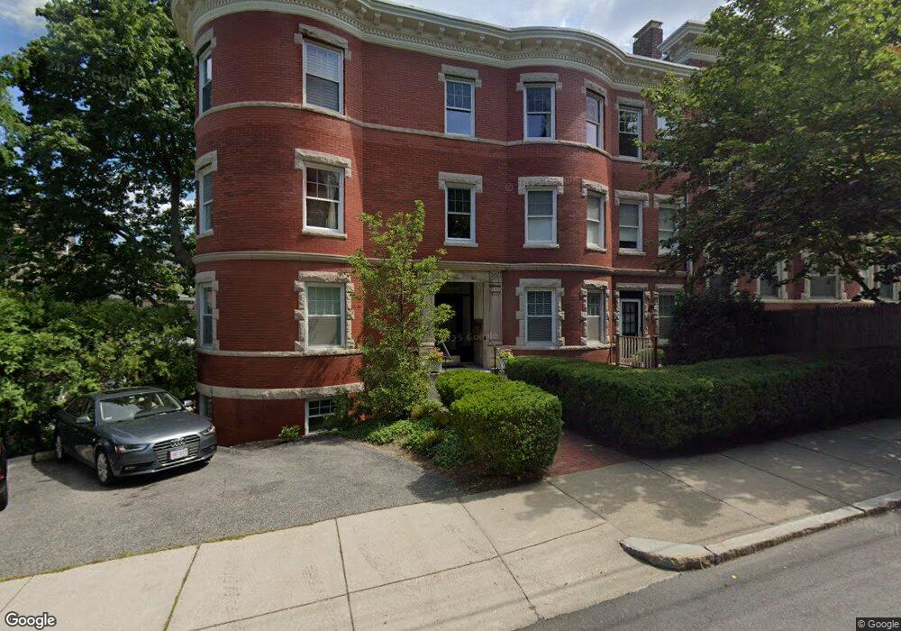 8 Colbourne Crescent unit 4, Brookline, MA 02445 - photo 1