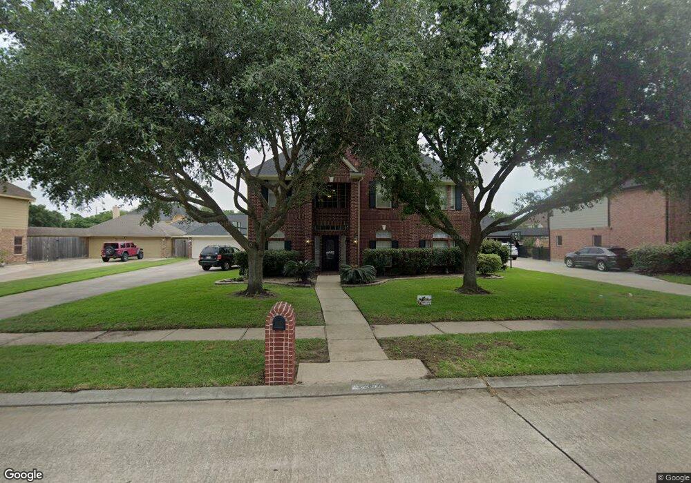 2874 Wimbledon Ln, Friendswood, TX 77546 - photo 1