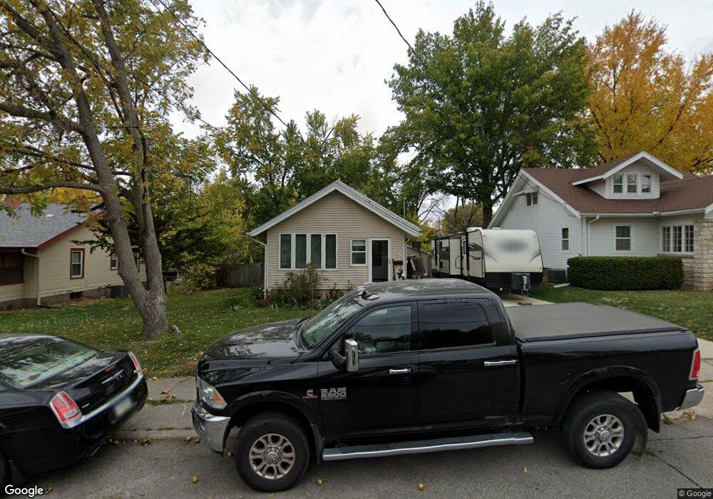 708 S 4th Ave W, Newton, IA 50208 - photo 1