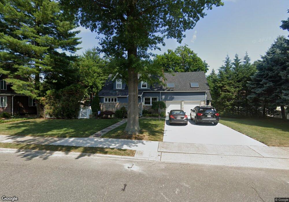 17 Crocus Ave, Floral Park, NY 11001 - photo 1