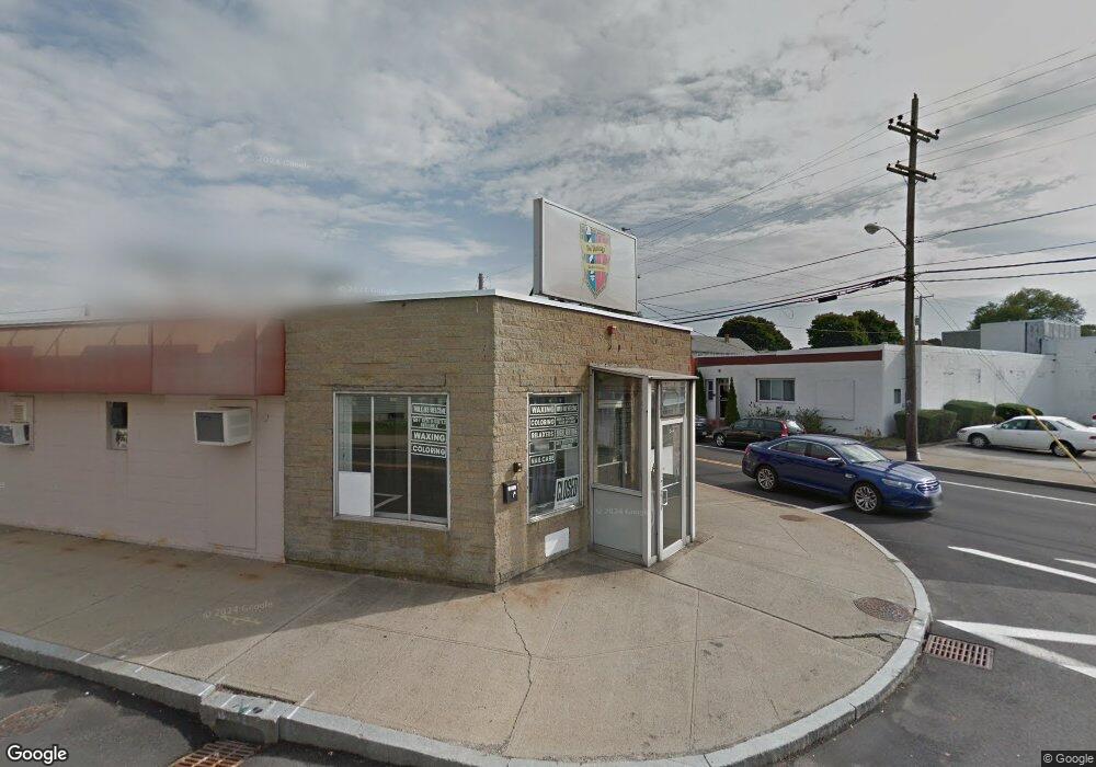 661 Cottage St, Pawtucket, RI 02861 - photo 1