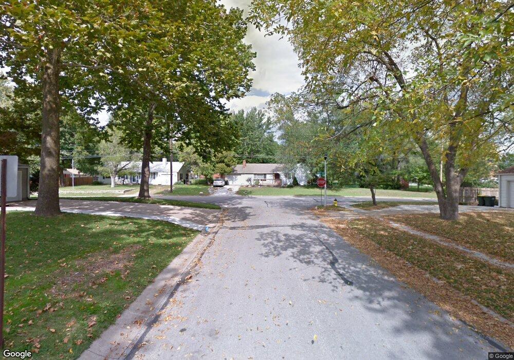 5506 Barton Ln, Shawnee, KS 66203 - photo 1