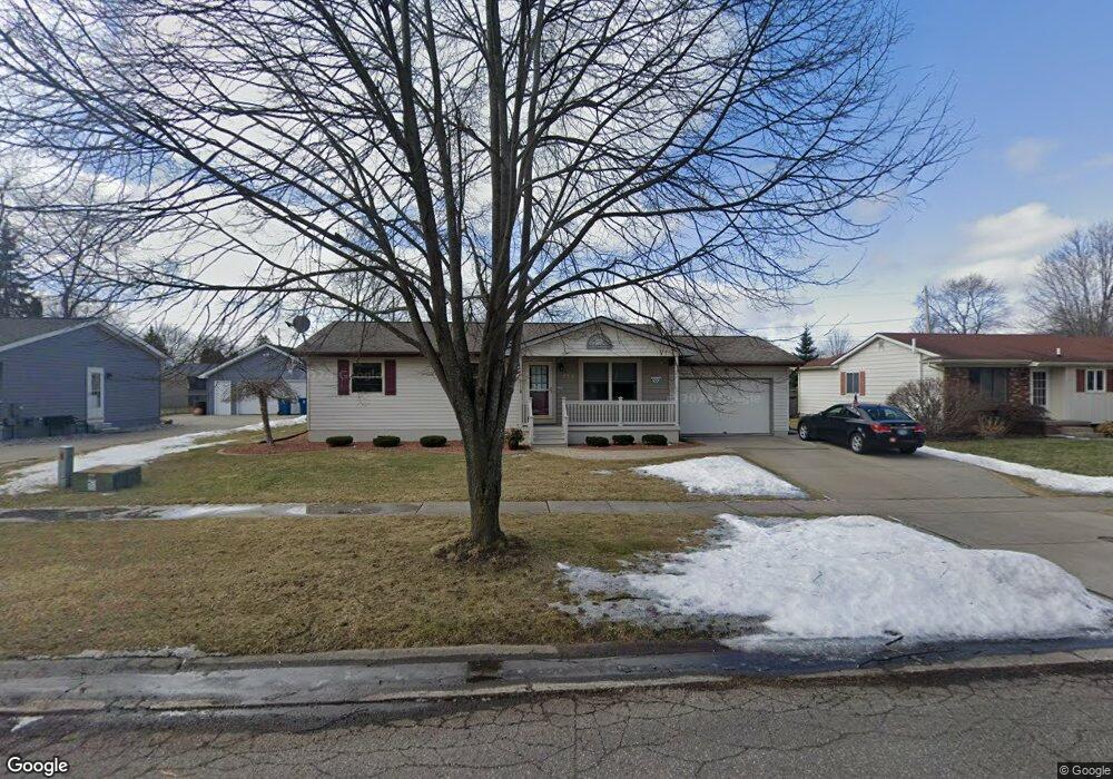 722 Locust Dr, Davison, MI 48423 - photo 1